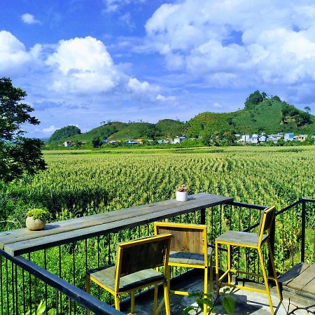 Savana Moc Chau Bed & Breakfast Bagian luar foto
